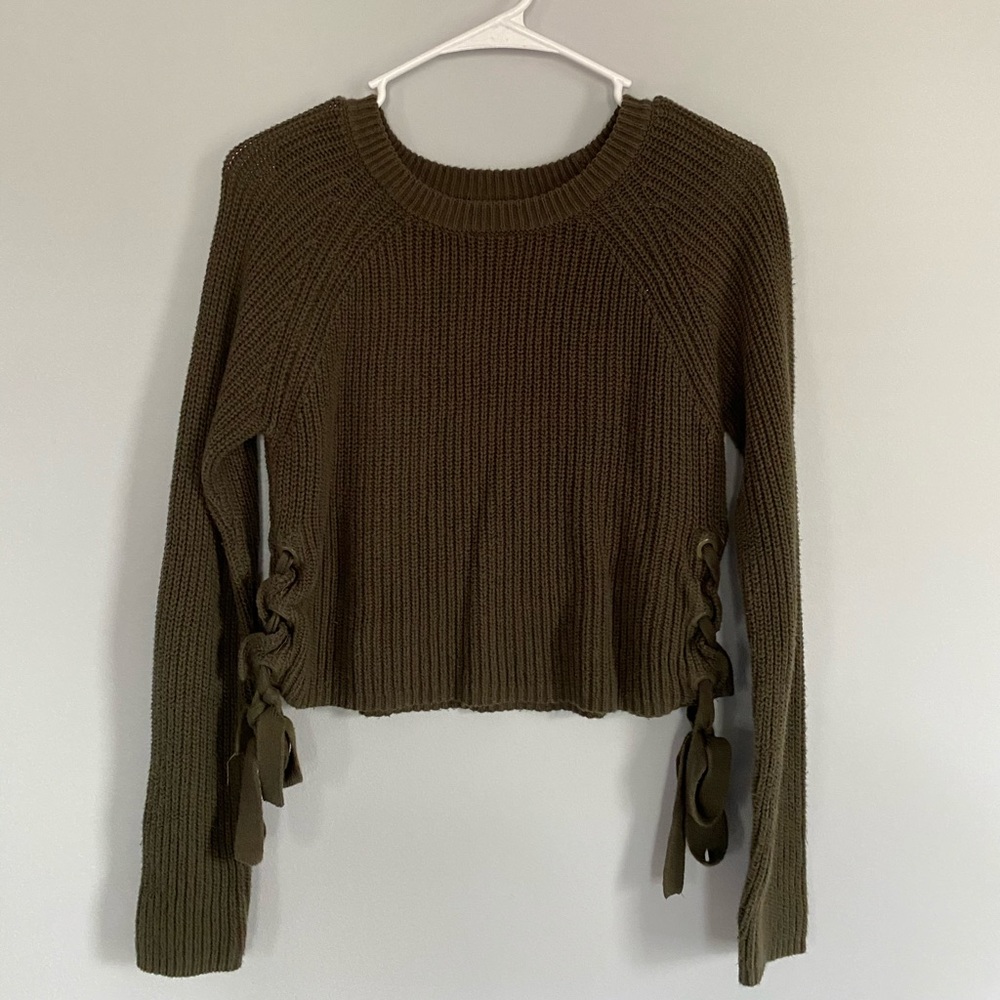Charlotte russe cropped sweater